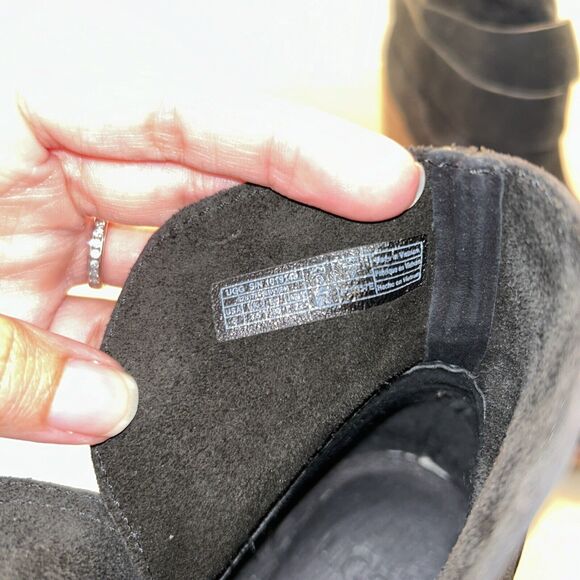 UGG Boots Womens 5‎ Elora Ankle Booties Black Suede Block Heels Pull On EUC - Picture 8 of 9